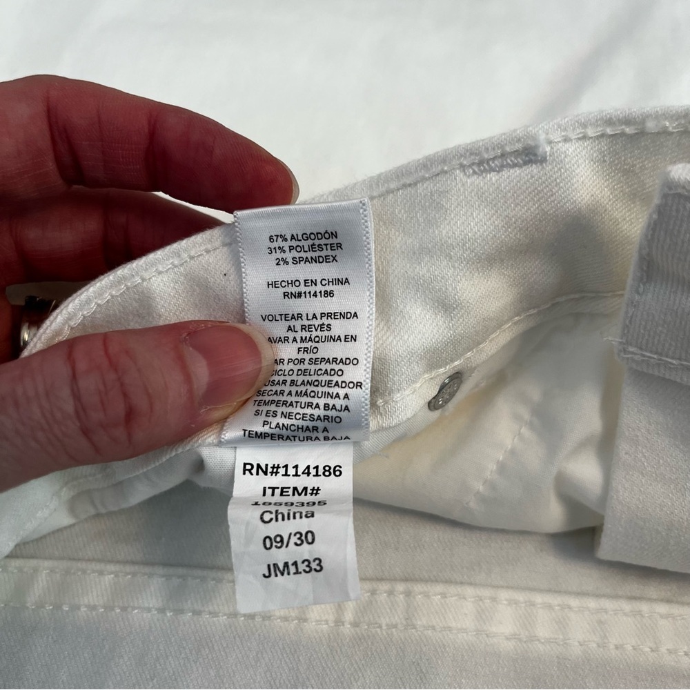 Frye White Cropped Ankle Jeans Relaxed Fit Size 12 - Picture 8 of 10